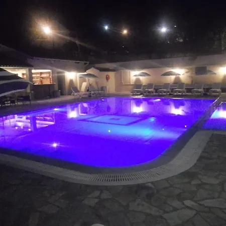 Elli Marina And Lägenhetshotell Benitses (Corfu)