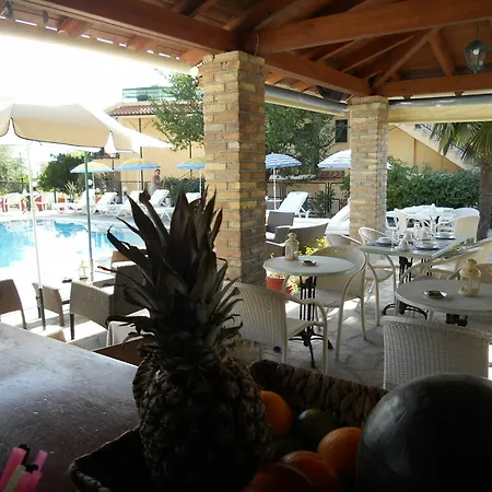 Apart Otel Elli Marina And