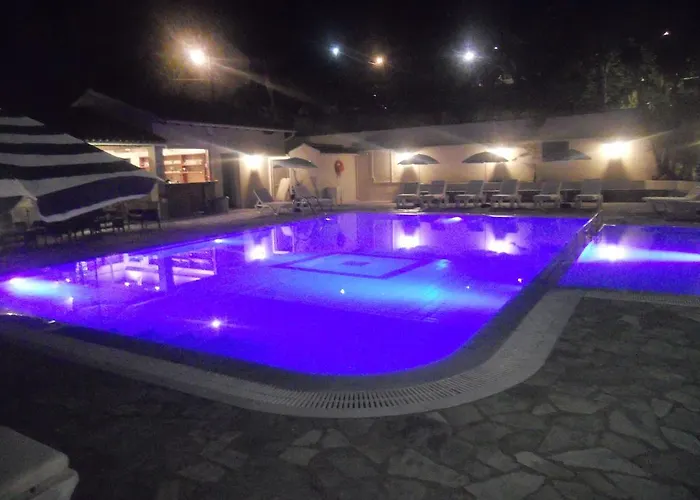 Elli Marina And Lägenhetshotell Benitses (Corfu)