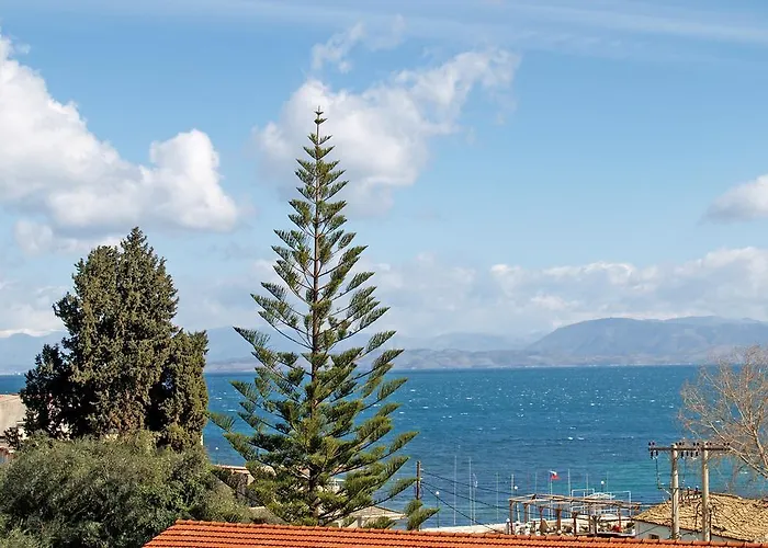 Lägenhetshotell Elli Marina And 3*