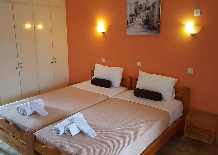 Elli Marina And Lägenhetshotell