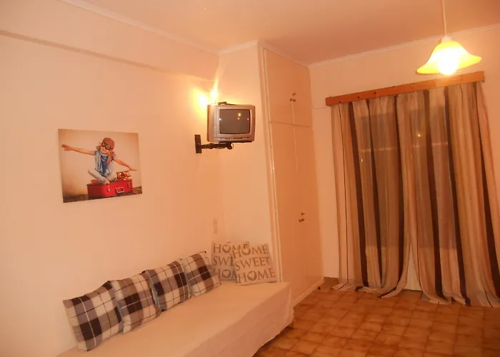 Elli Marina And Lägenhetshotell Benitses (Corfu)