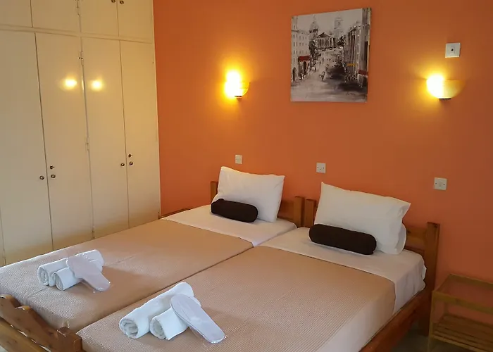 Elli Marina And Lägenhetshotell 3*