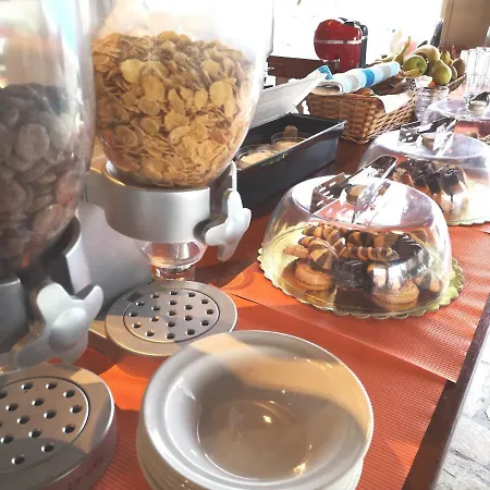 アパートホテル Elli Marina And